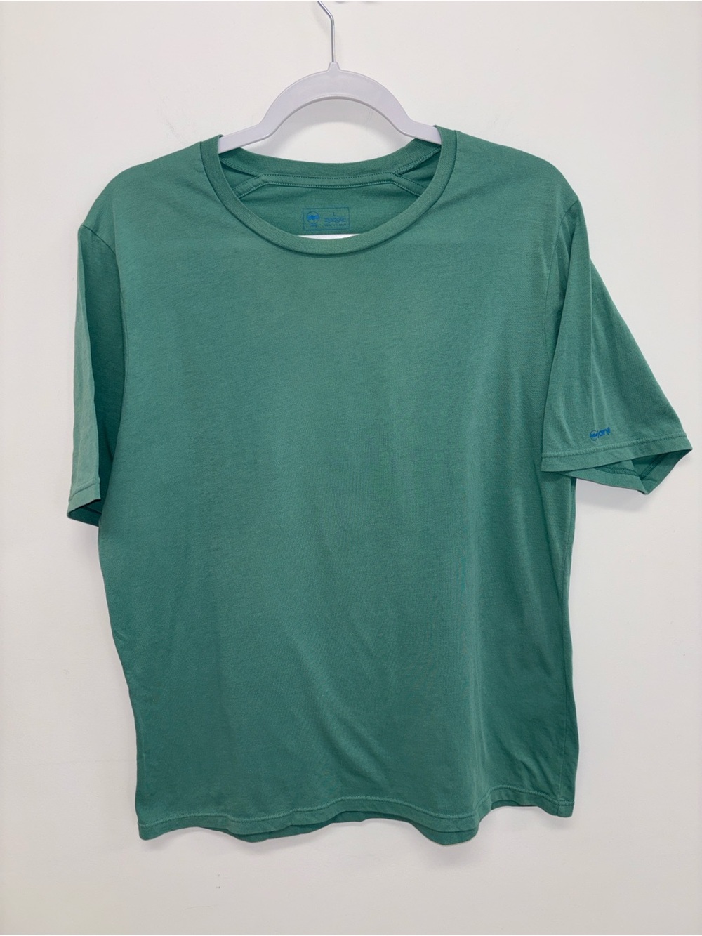 Janji t tee shirt L